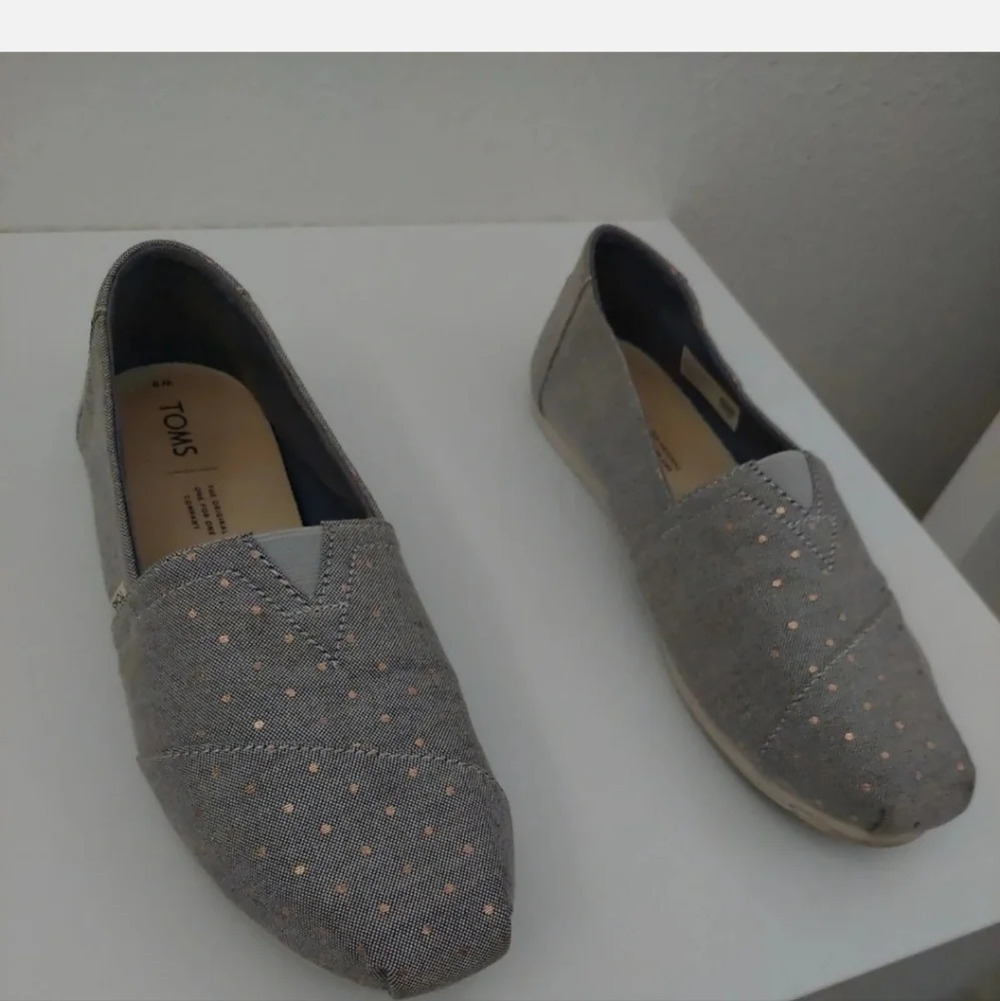TOMS Classic Canvas Slip-on Comfort Flats Shoes Gray Polkadots 8